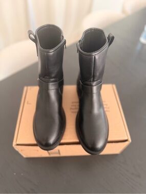 DV Dolce Vita Pondo Womens Black Moto Biker Boots Size 9 Harness Strap Zip NEW